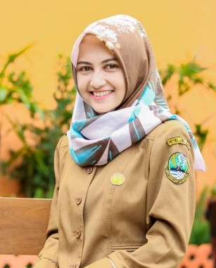 Ibu Siti, Orang Tua Siswa Kelas 7